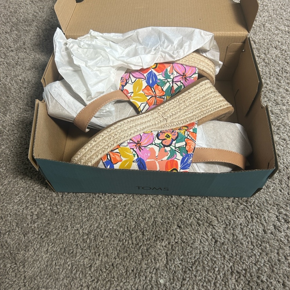 Toms Women's Vibrant Floral Espadrilles - Picture 10 of 12